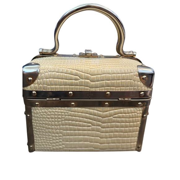 Borsa Bella Women's Cream & Gold Tone Trim Leather Train Box Bag - Picture 2 of 13